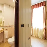 Boutique Splendid 3* Warna